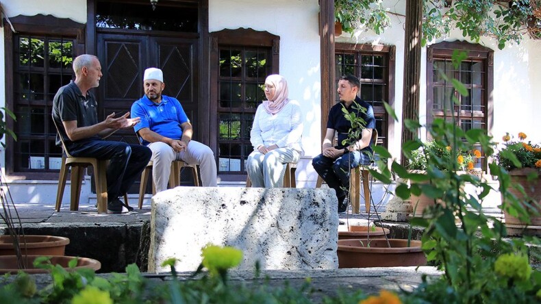 Müslüman olan 10 İngiliz geldikleri Konya’da duygu dolu anlar yaşadı