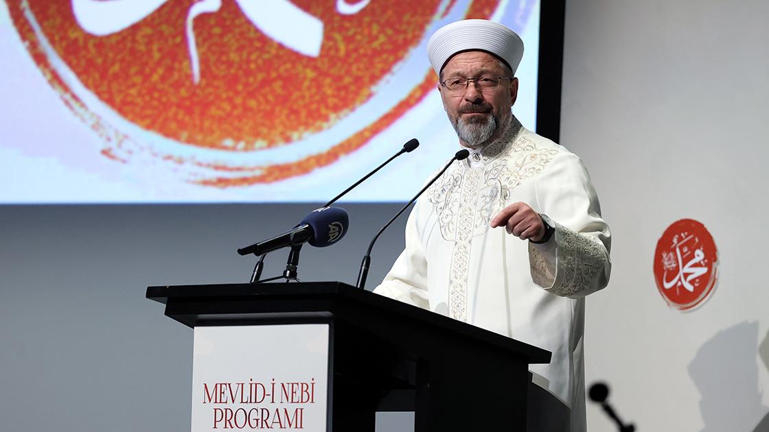 Diyanet İşleri Başkanı Erbaş, Paris'teki Mevlid-i Nebi programına katıldı