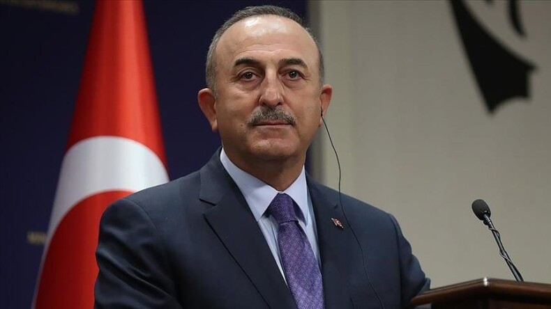 Bakan Çavuşoğlu’ndan Yunanistan’a: Eğreti ata binen çabuk iner