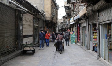 İran’ın bazı kentlerinde esnaf yine kepenk kapattı