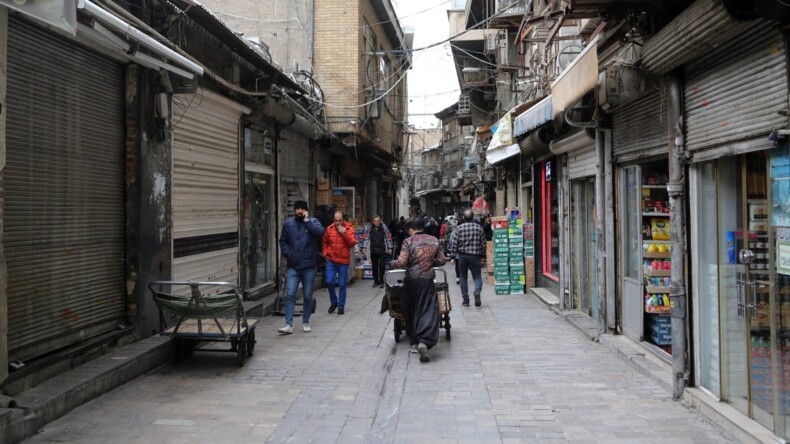 İran’ın bazı kentlerinde esnaf yine kepenk kapattı