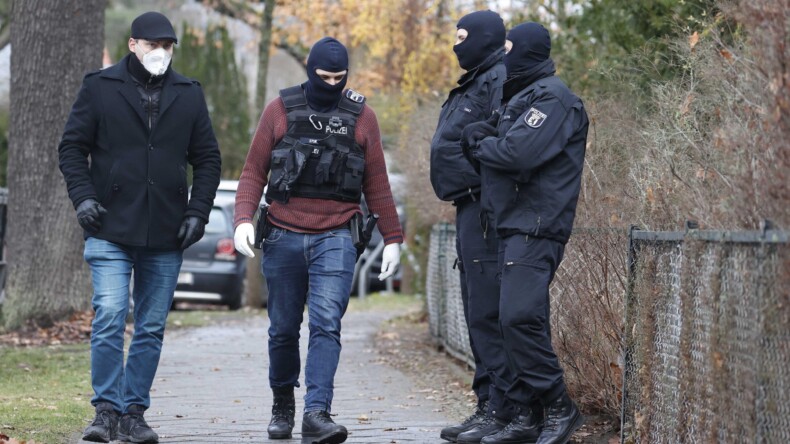 Almanya’da darbeciler terör örgütüne üyelikten yargılanacak