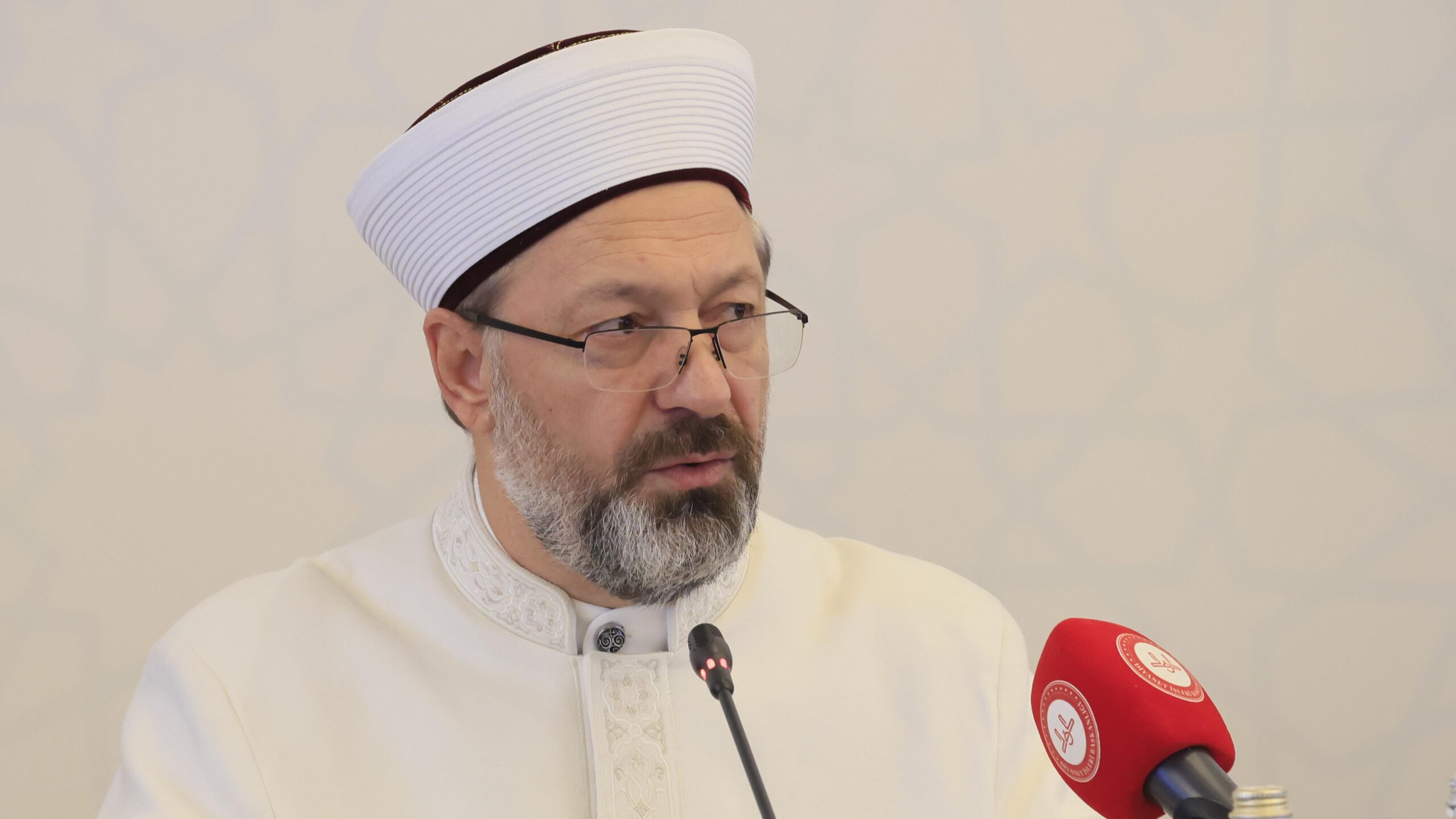 Diyanet İşleri Başkanı Erbaş: İnsanı ahlaklı kılan değerler hayatın dışına itilmiş, adalet ihmal edilmiştir