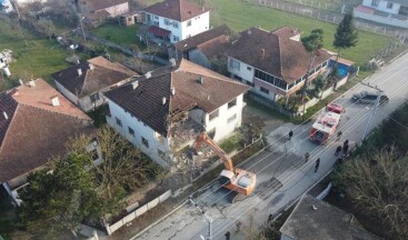 Düzce’de depremin izleri siliniyor