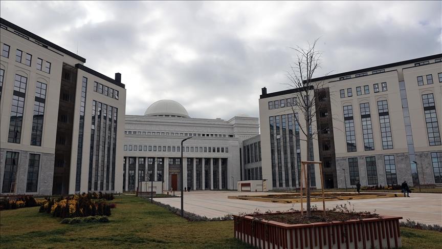 Yargıtay "adam ol" sözünü hakaret saymadı