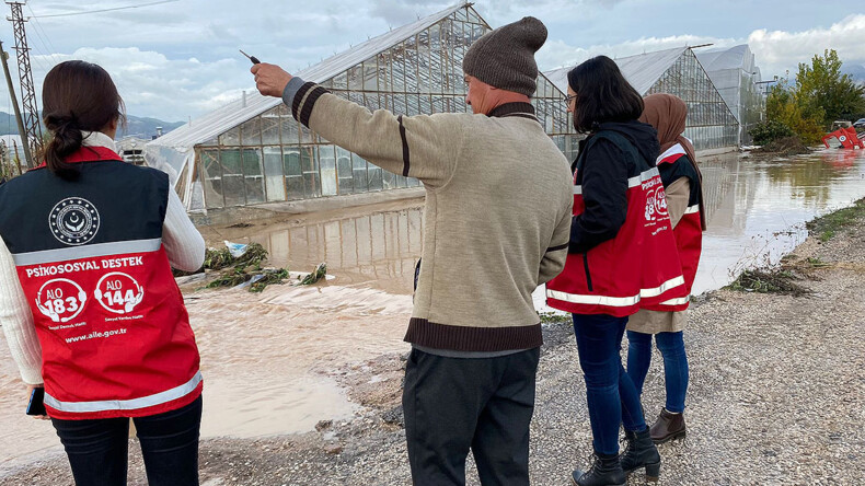 Aile ve Sosyal Hizmetler Bakanlığından Antalya’da selden etkilenenlere destek