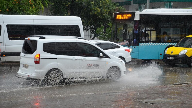 Antalya’nın doğusu için meteorolojiden “turuncu” uyarı