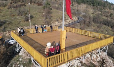 Anne ve engelli oğlu için seyir terası yapıldı