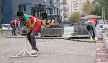 KARAKÖPRÜ’DE YENİ YOLLAR KİLİTLİ PARKEYLE DÖŞENİYOR