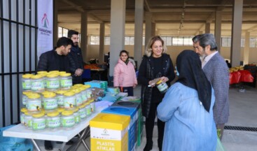 KARAKÖPRÜ’DE VATANDAŞLARA SIFIR ATIK VE GERİ DÖNÜŞÜM ANLATILIYOR