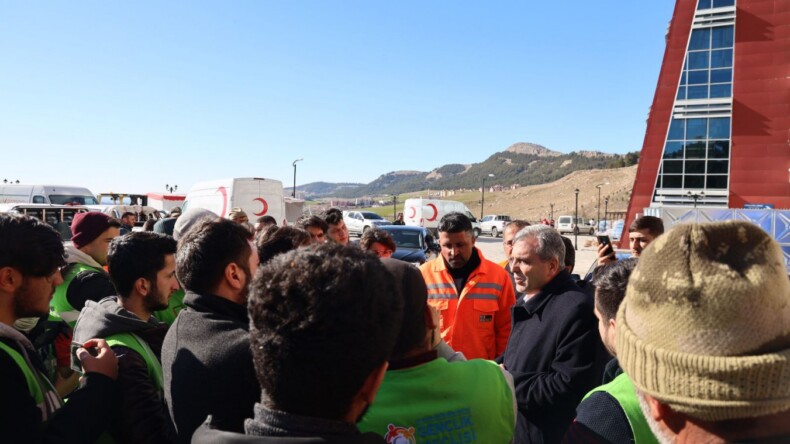 Başkan Beyazgül Komşu İl Adıyaman’ı Yalnız Bırakmadı