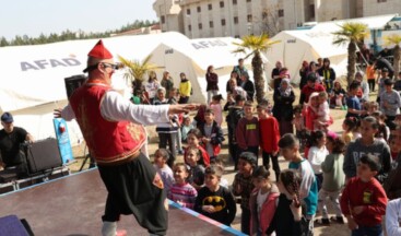 “Bir Bavul Oyun” Depremzede Çocuklar İçin Sahneleniyor