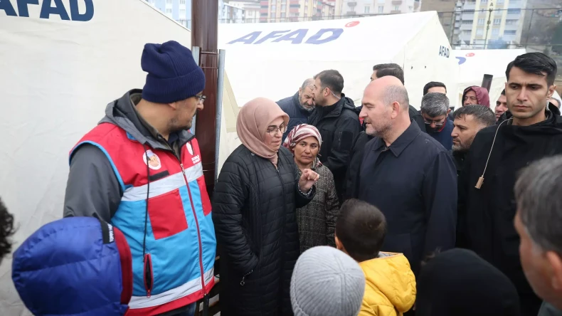 Bakan Soylu, Kahramanmaraş’ta depremzedelerle iftarda buluştu