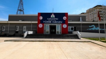 KARAKÖPRÜ’DE YÜZME HAVUZU SEZONU AÇILDI