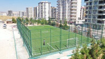 KARAKÖPRÜ’DE GENÇLER İÇİN MODERN SPOR ALANLARI KAZANDIRILIYOR