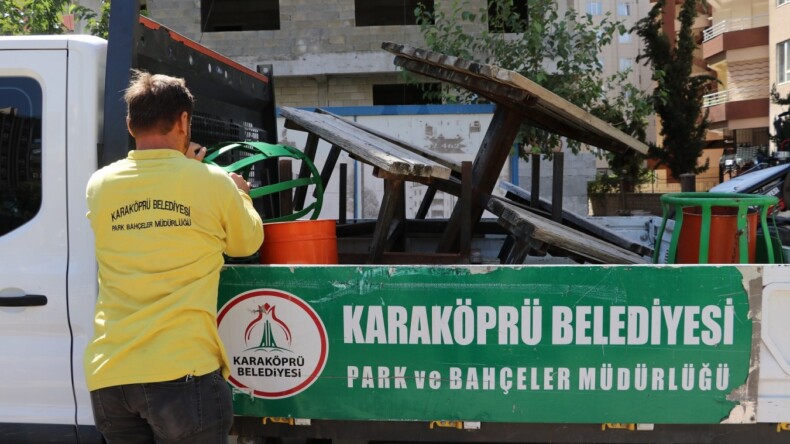 KARAKÖPRÜ’DE PARKLAR BAKIMLA GÜZELLEŞİYOR