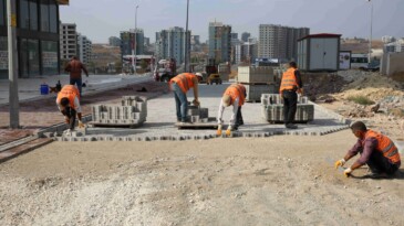 KARAKÖPRÜ’DE SORUNSUZ ULAŞIM İÇİN YOL ÇALIŞMALARI SÜRÜYOR