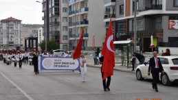 Şehit Ömer Sarı Ortaokulu’ndan 100’üncü yıla yakışır kutlama