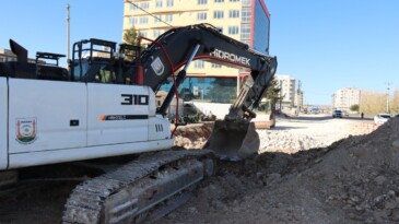 Konuklu Mahallesinde Yol Genişletme Çalışması