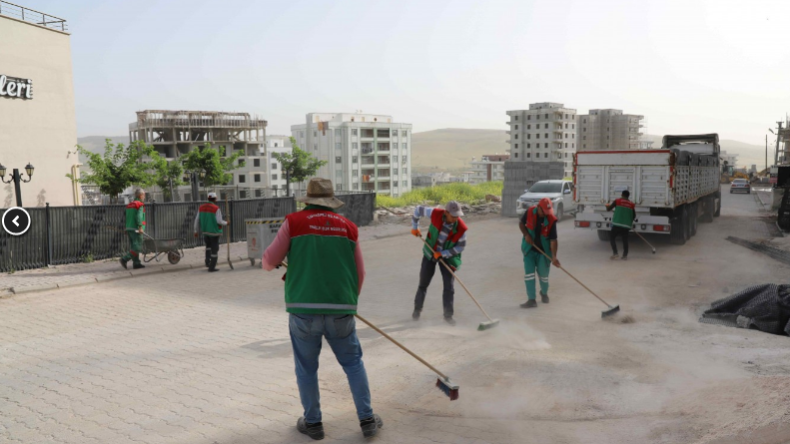 TERTEMİZ BİR KARAKÖPRÜ İÇİN KAPSAMLI TEMİZLİK SEFERBERLİĞİ SÜRÜYOR