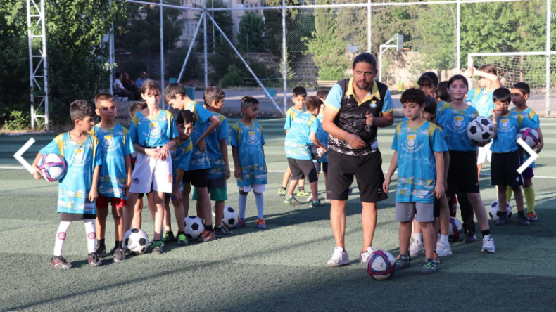 ÇOCUKLAR, TEKVANDO VE FUTBOL KURSUNA YOĞUN İLGİ GÖSTERİYOR