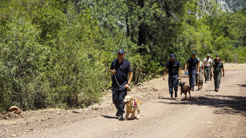 Antalya’da Orman Yangınlarına Karşı Jandarma Komandoları Sahaya İndi