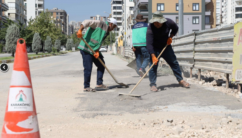 KARAKÖPRÜ’DE ALTYAPI SONRASI YOLLAR YENİLENİYOR