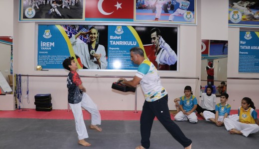 SPORLA TANIŞAN ÇOCUKLARDAN BAŞKAN CANPOLAT’A TEŞEKKÜR