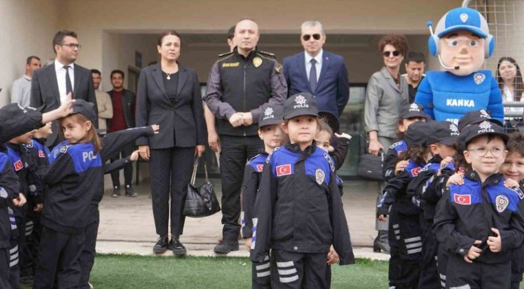 Şırnak’ta Polis ve Çocuklar Gökyüzünü Birlikte Şenlendirdi