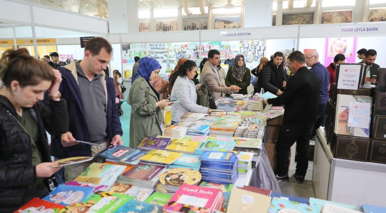 Şanlıurfa Kitap Fuarı Kültür Şölenine Dönüştü