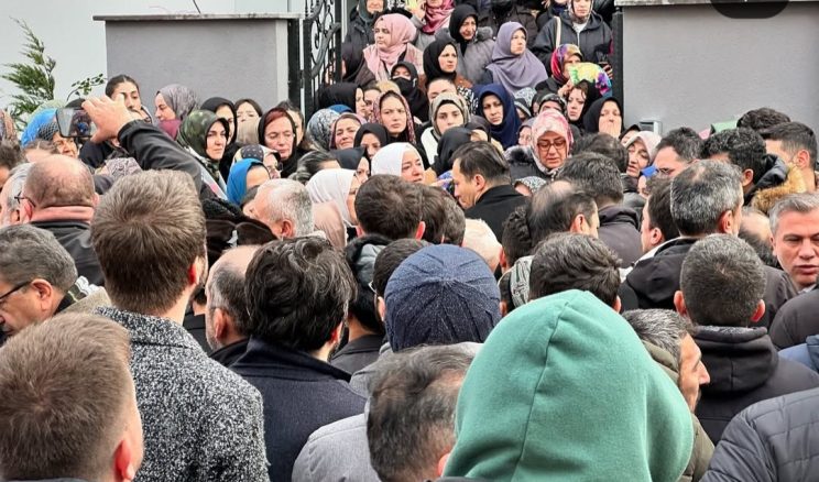 Acılar Paylaştıkça Azalır; Tıpkı Radiye Sezer Katırcıoğlu ‘nun Yaptığı Gibi