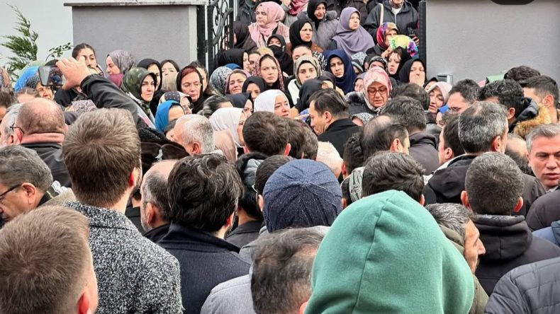 Acılar Paylaştıkça Azalır; Tıpkı Radiye Sezer Katırcıoğlu ‘nun Yaptığı Gibi