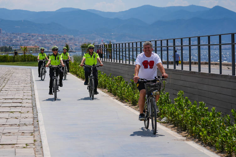 İzmir'in deniz manzaralı yollarının güvenliği "Beyaz Kırlangıçlar"a emanet