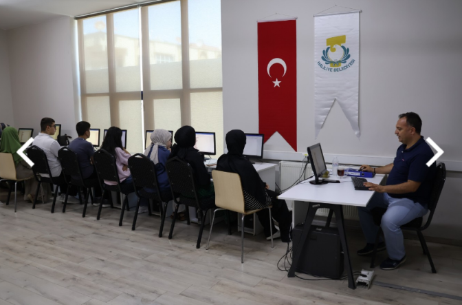 HALİLİYE BELEDİYESİ GENÇLERİN EĞİTİMİNE DESTEK OLMAYI SÜRDÜRÜYOR